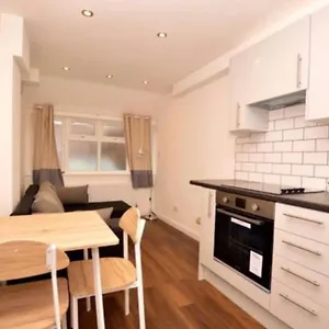  Apartment Small Cosy In Plaistow. East