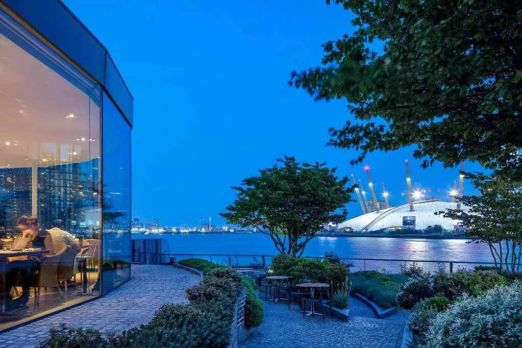 Radisson Blu Hotel, London Canary Wharf East 4*,