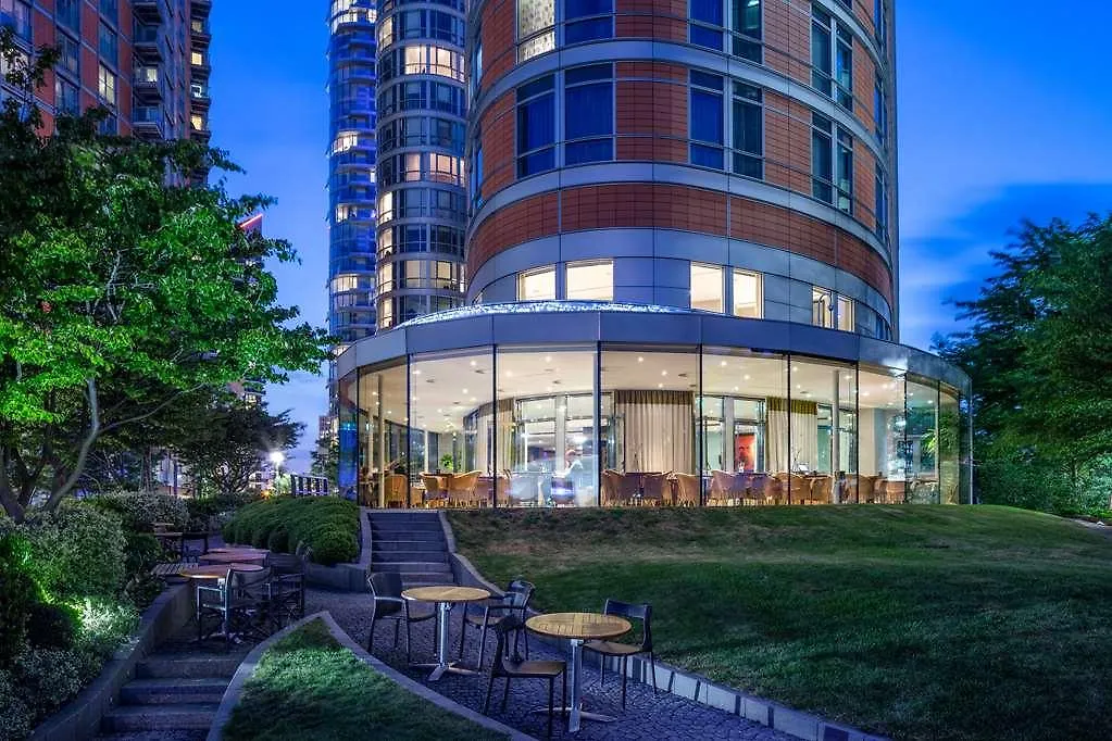 Radisson Blu Hotel, London Canary Wharf East 4*,
